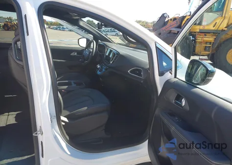 2025 Chrysler Pacifica Select from USA, damaged, VIN 2C4RC1BG2SR578950